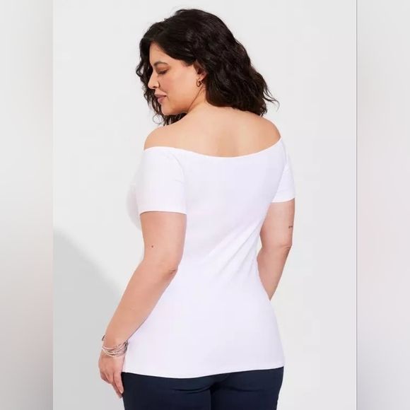 Torrid Foxy u- Bar Short Sleeve Top White 3x - Picture 3 of 12